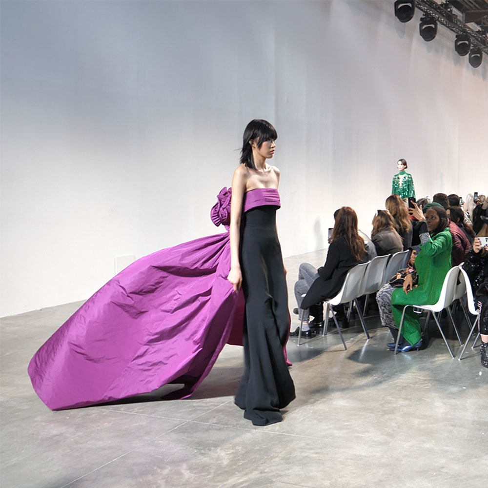 Reportage-video-defile-Elie-Saab-a-la-Fashion-Week-de-Paris-2022-1 Reportage vidéo : défilé Elie Saab à la Fashion Week de Paris 2022
